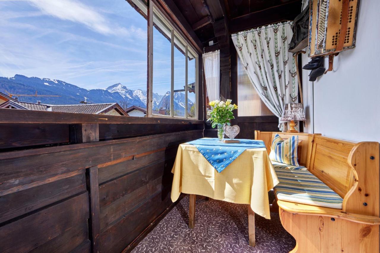 Gaestehaus Angela Гарміш-Партенкірхен Екстер'єр фото
