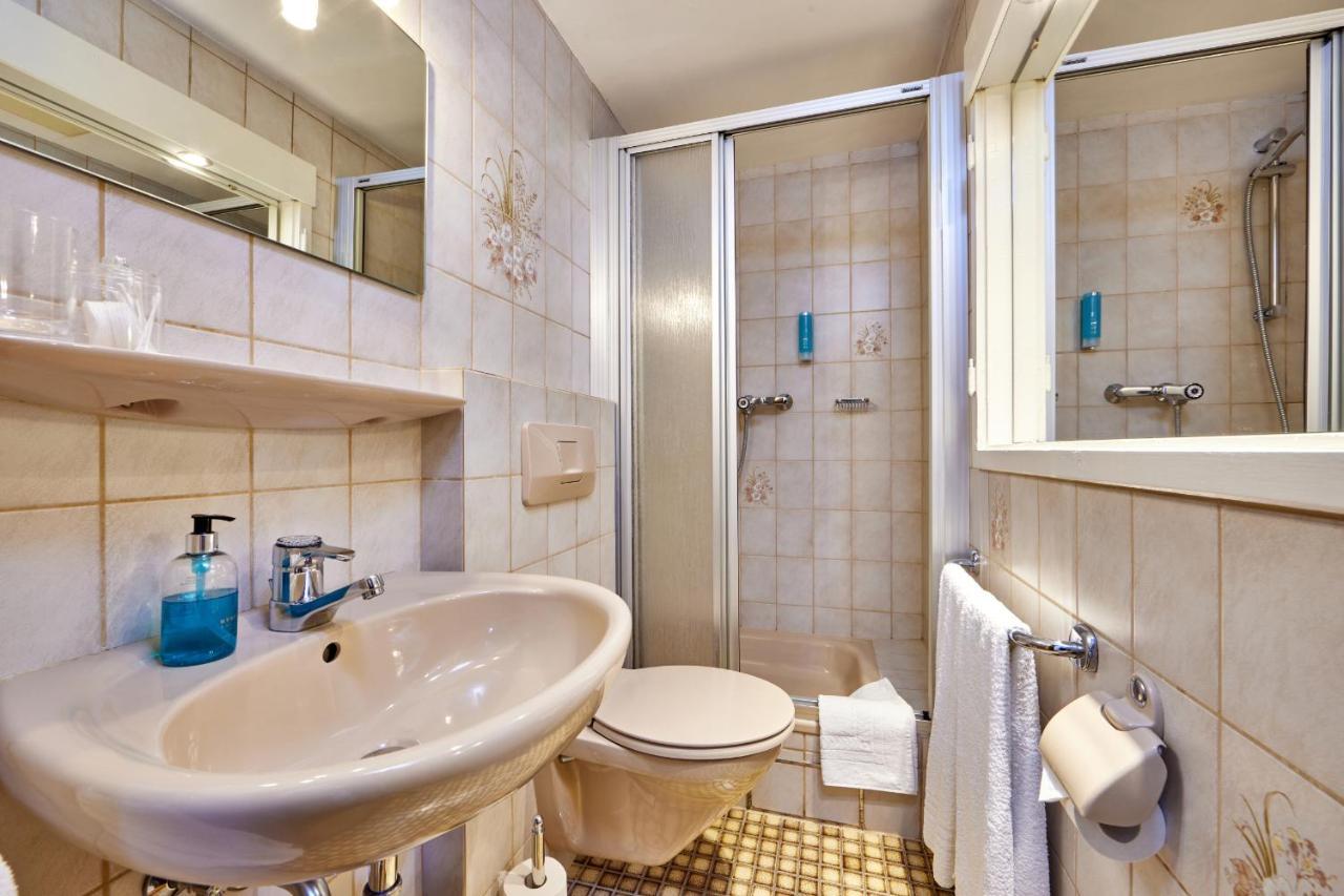 Gaestehaus Angela Гарміш-Партенкірхен Екстер'єр фото