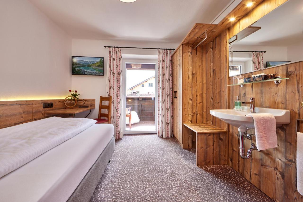 Gaestehaus Angela Гарміш-Партенкірхен Екстер'єр фото