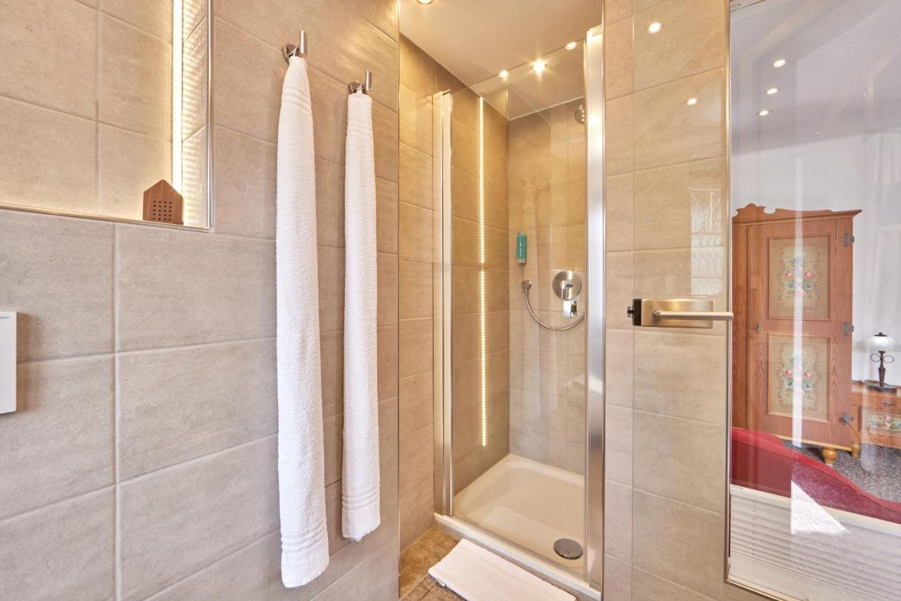 Gaestehaus Angela Гарміш-Партенкірхен Екстер'єр фото